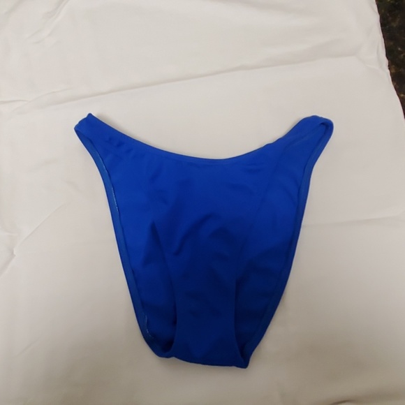 Two-Piece swim suit - Picture 3 of 3